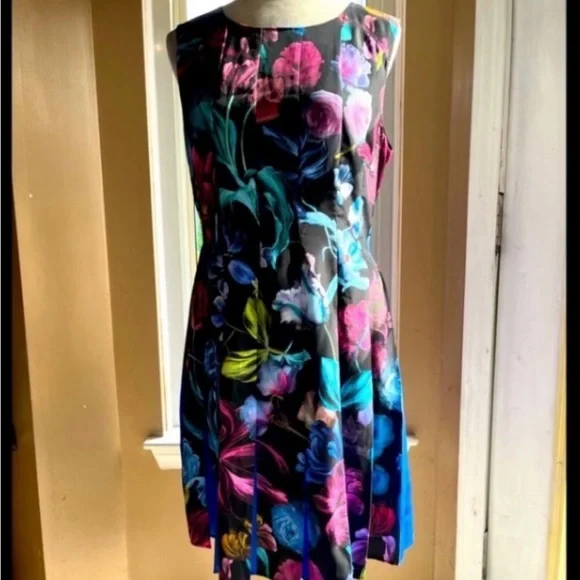 TED BAKER EDELFI PLEATED FLORAL SKATER DRESS SZ US 6 OR TED SZ 2 - Picture 3 of 5